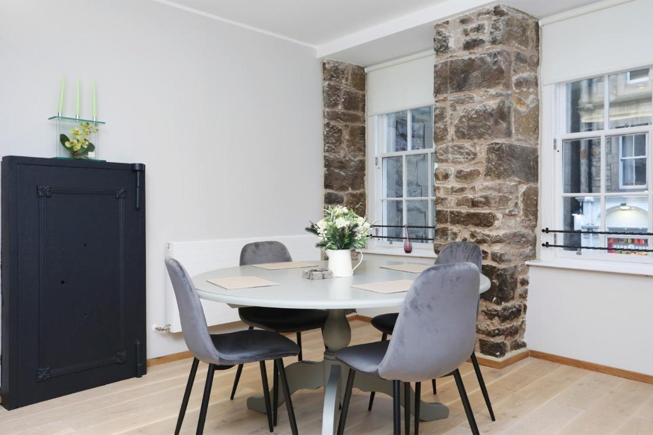 Joivy Refurbished Home On The Royal Mile Edimburgo Esterno foto